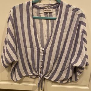 Impeccable pig s white and purple cropped blouse